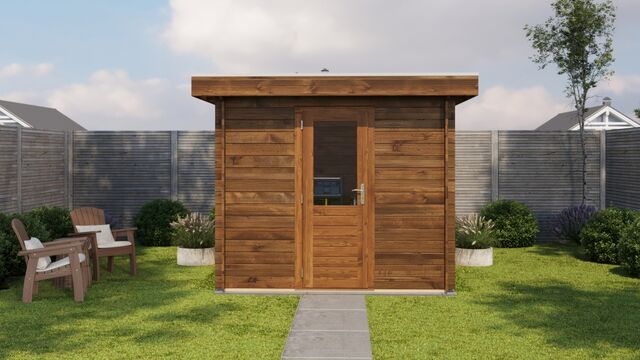 Förråd Östersund - 2,5x2,5m (6,25 kvm) - Brun Tryckimpregnerat – Rakt framifrån fasadvy med dörr och fönster i stängt läge.