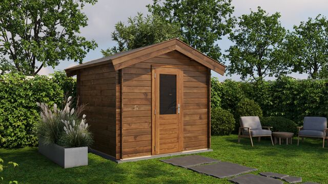 Förråd Västervik - 2,5x2,5m (6,25 kvm) - Brun Tryckimpregnerat – Rakt framifrån fasadvy med dörr och fönster i stängt läge.