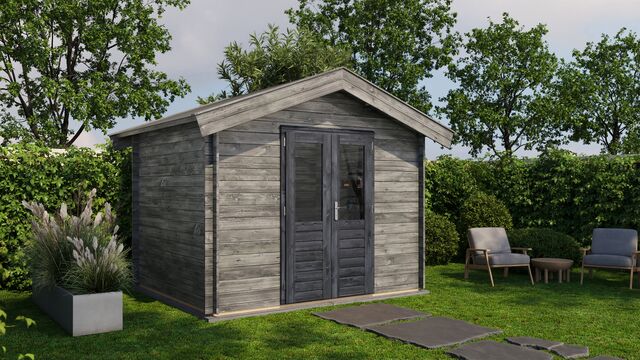 Förråd Höganäs - 3x2,5m (7,5kvm) - Grå Tryckimpregnerat – Rakt framifrån fasadvy med dörr och fönster i stängt läge.