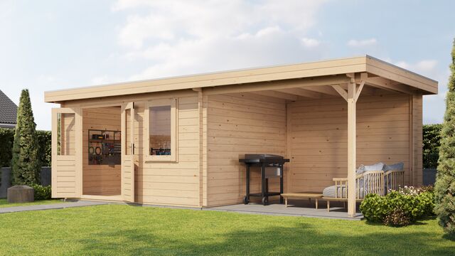 Trädgårdshus Vänersborg - 7x3m (21 kvm) - Obehandlat – Framifrån vy av förrådet i trädgårdsmiljö.