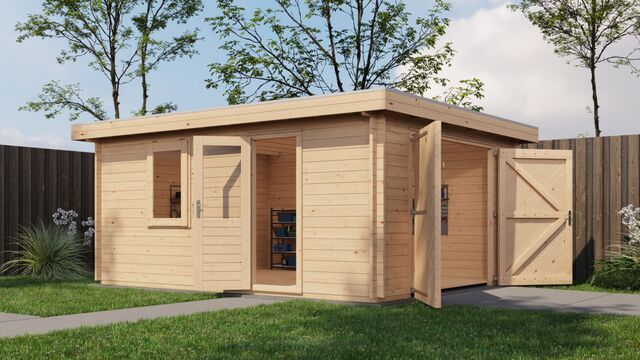 Förråd Värnamo - 5x4m (20kvm) - Obehandlat – Framifrån vy av förrådet i trädgårdsmiljö.