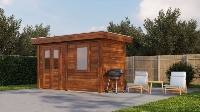 Förråd Gävle 3,9×2 m från Vykra – trädgårdsvy från höger sida med grill och cykel