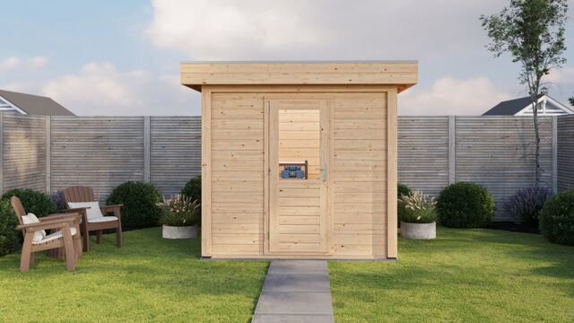Förråd Göteborg 2,5×2 m från Vykra – sett framifrån med grill och trädgårdsmöbler i naturlig träfinish