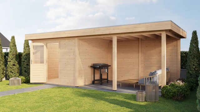 Trädgårdshus Umeå 7×3 m från Vykra – obehandlat trä, framsida i trädgårdsmiljö med grill och uteplats