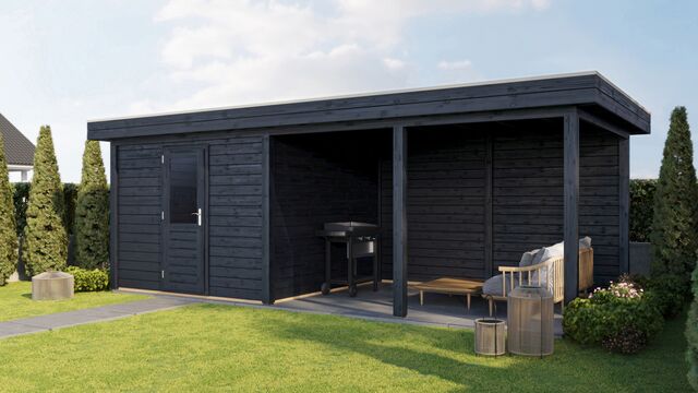 Trädgårdshus Umeå 7×3 m från Vykra – trädgårdsbild från hörn med uteplats