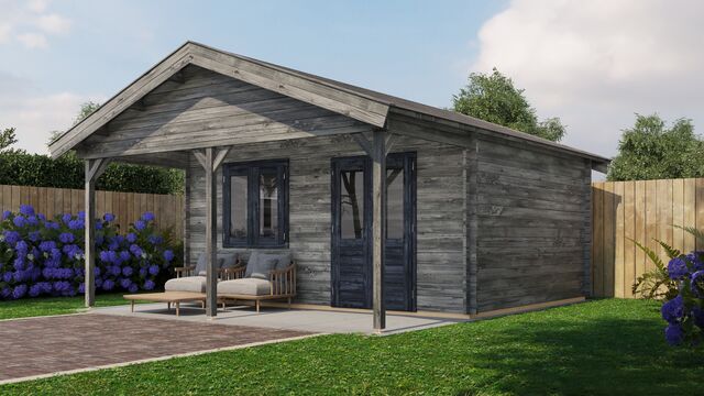 Attefallshus Malung - 5x6m (30 kvm) - Grå Tryckimpregnerat – Framifrån vy av förrådet med öppen dörr i trädgårdsmiljö.